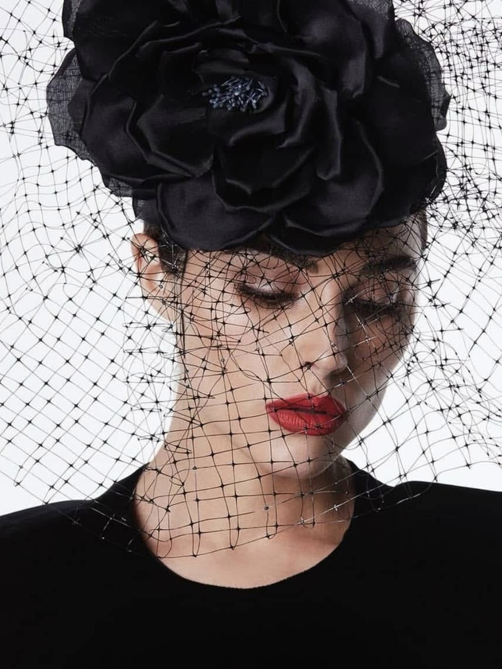 Arturo Rios Black Rose Fascinator Hat Veil Couture Millinery Kentucky Derby